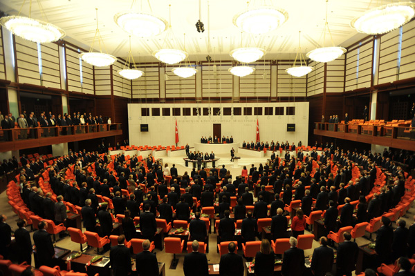 TBMM'de KHK komisyonu oluşturuluyor