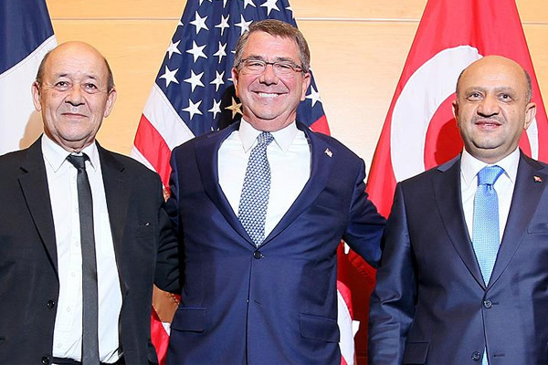 Savunma bakanları IŞİD ile mücadeleyi görüştü