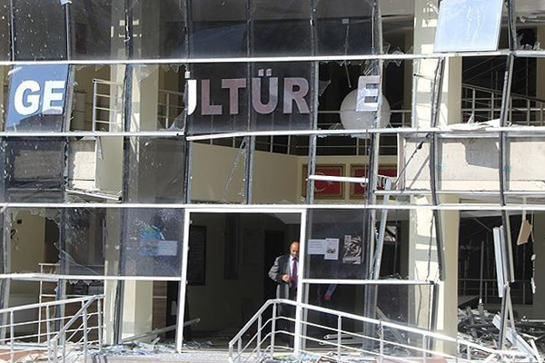 Bingöl'de tuzaklanan bomba patladı: 4 yaralı