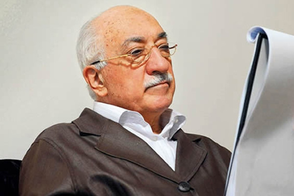 Firari FETÖ'cüler vatandaşlıktan atılacak