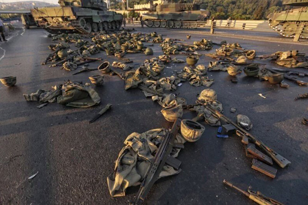 'Örgüt darbecileri teslim edip, devlet içindeki kollarıyla devam etmek istiyor'