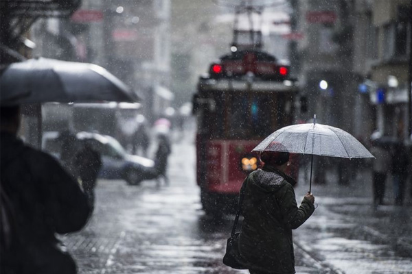 Meteoroloji'den İstanbul'a sağanak uyarısı