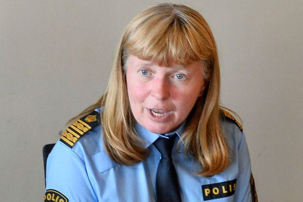 Polis Müdürü kendini ihbar etti