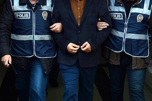 ByLock kullanan 11 öğretmen tutuklandı