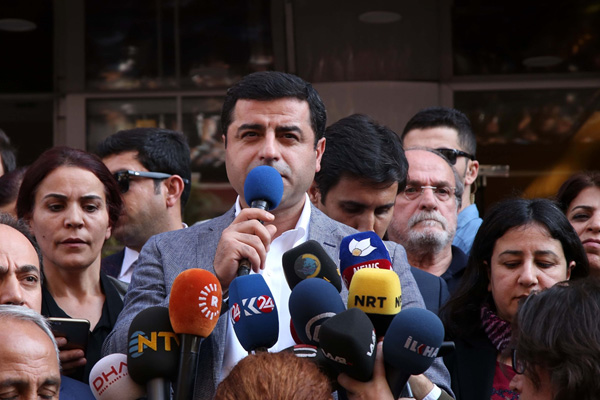 Demirtaş: 81 il protesto hakkını kullanmalı