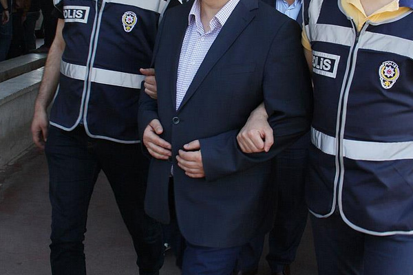 10 avukata FETÖ gözaltısı