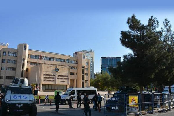 Diyarbakır Büyükşehir Belediyesinde 3 gözaltı daha