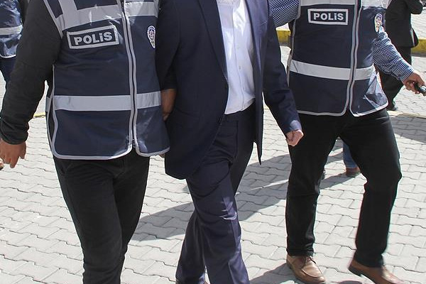Denizli'de 25 iş adamı FETÖ'den gözaltına alındı