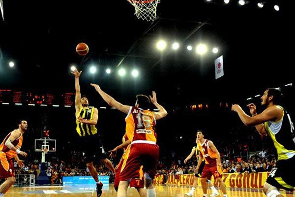 Fener, G.Saray'ı Avrupa'da devirdi