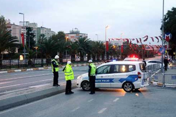 İstanbul'da bazı yollar trafiğe kapatıldı