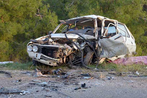 Adana'da feci kaza: 2 ölü, 4 yaralı