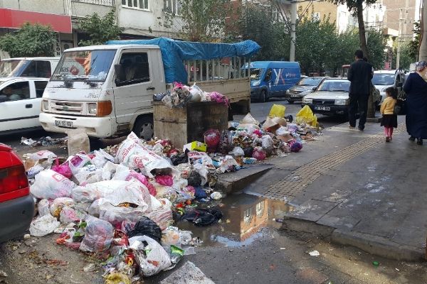 Diyarbakır Valiliğinden belediyelere ’çöp’ uyarısı