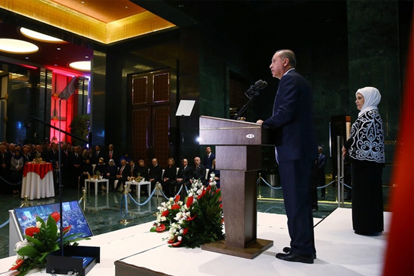 Erdoğan: Milletim atılan adımların arkasında olacak