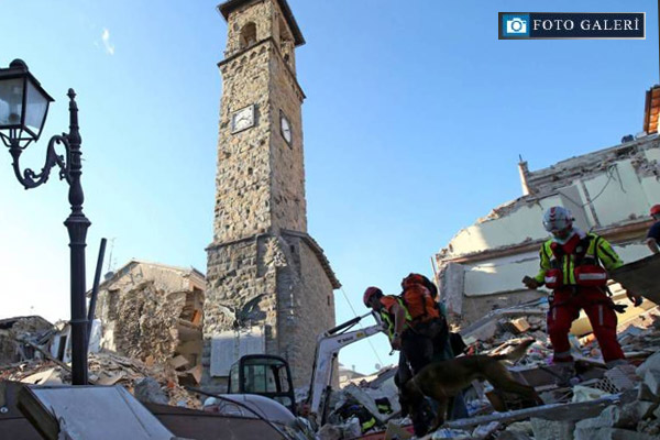 İtalya'da meydana gelen şiddetli depremden görüntüler