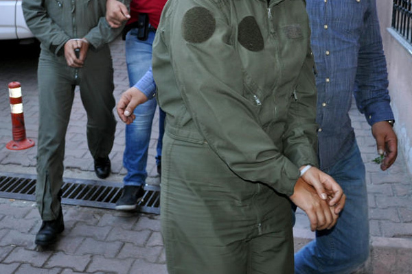 63 pilot FETÖ'den gözaltına alındı