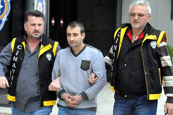 İnternetten aldığı tüfekle 2 kişiyi vurdu