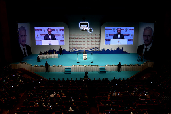 'Güçlü iktidarlar için başkanlık şart'