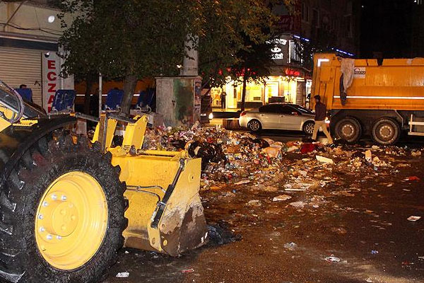 Diyarbakır'da aksayan işleri kayyım atanan belediye yapıyor