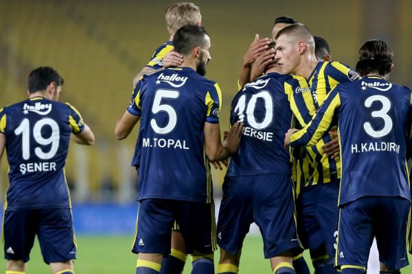 Fenerbahçe farklı kazandı