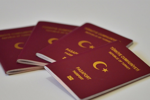 Pasaport ve ehliyet işlemleri başka kuruma geçiyor