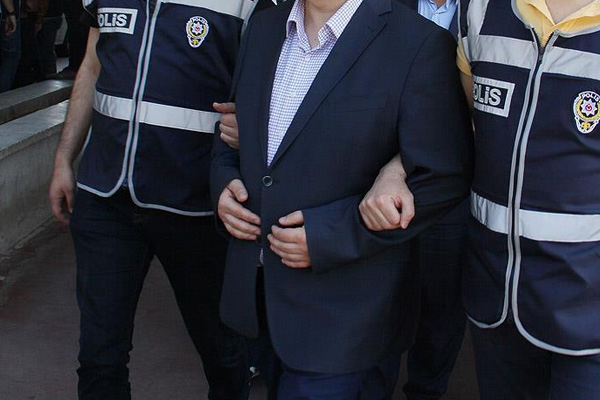 5 din görevlisi FETÖ'den gözaltında