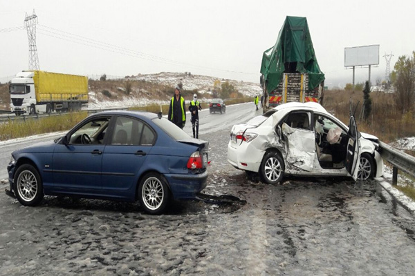 TEM'de zincirleme kaza
