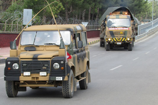 Van'da zırhlı araç devrildi; 3 asker yaralı