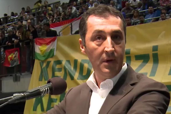 Cem Özdemir: Türkiye modern bir diktatörlüğe dönüşüyor