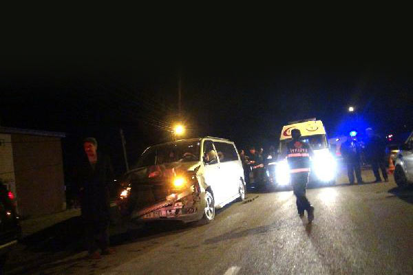 Kars'ta kaza: 1 ölü 14 yaralı