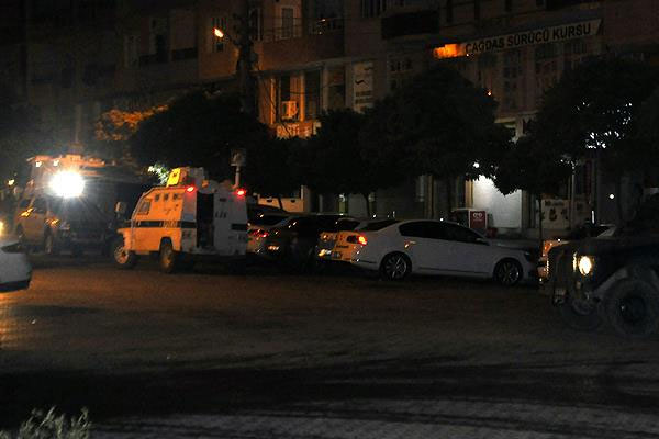 AK Parti binasına yapılan saldırıda gözaltı