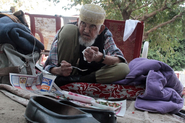 Evsiz adamın hesabından servet çıktı