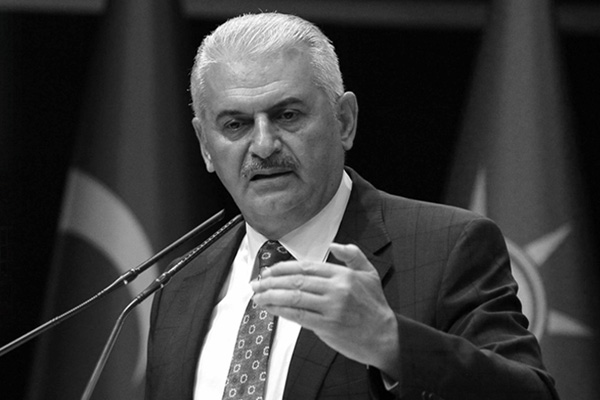 Binali Yıldırım: CHP siyaset yaptığını sanıyor