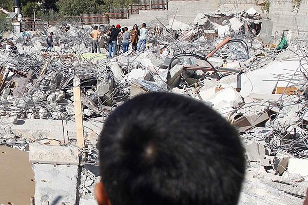 İsrail Doğu Kudüs'teki Müslüman mezarlarını yıktı