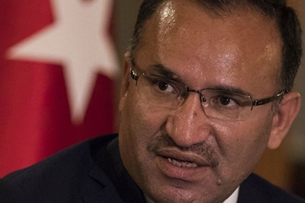 Bozdağ'dan KHK tepkisi: Hiç kimse 'AK Parti hükümeti muhalifleri kamudan ayıklıyor' diyemez