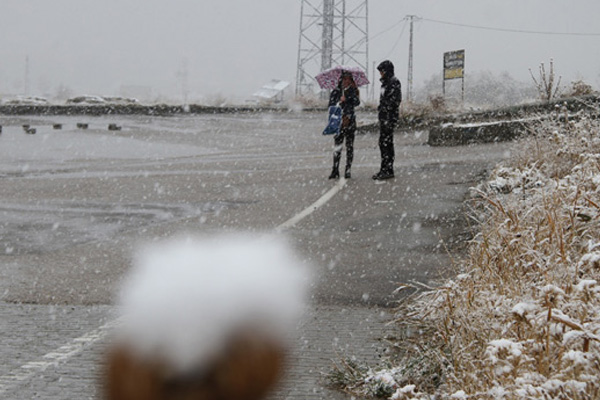 Van’da lapa lapa kar yağdı