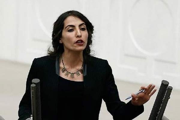 HDP'li Öztürk hakkında yakalama kararı