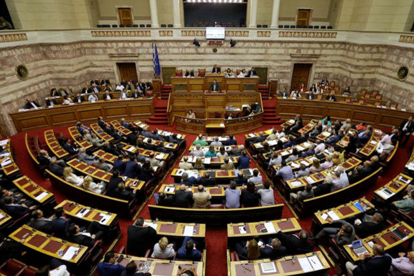 Yunanistan'ın yeni eğitim bakanı İstanbul doğumlu Gavroğlu oldu