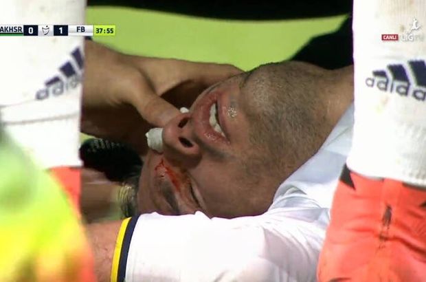 Van Persie hastaneye kaldırıldı