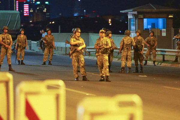 'Darbe olacak barajlar kanla dolacak'