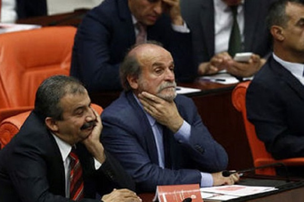 HDP'nin Meclis kararı ne anlama geliyor?