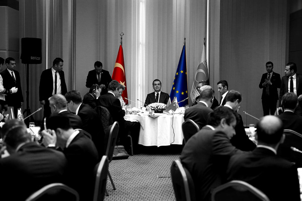 'AB'li yetkiliye 'bize karşı ırkçısınız' dedim; 'hayır, değiliz' demedi'