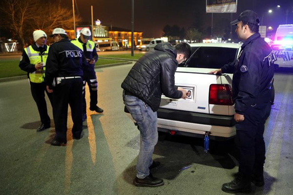 Yönetmelik dışı plakalı araçlara ceza yağdı