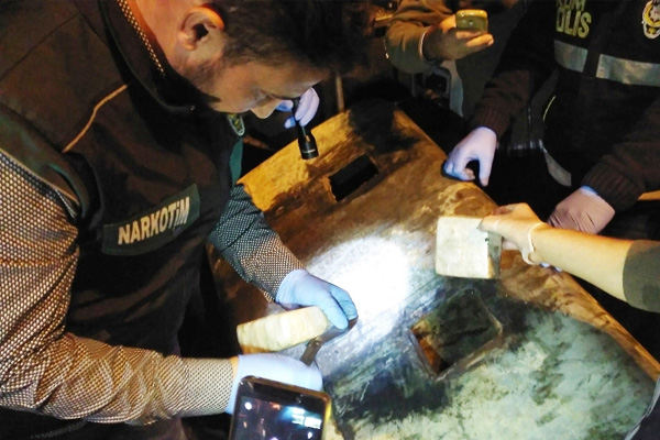 Yakıt deposundan 53 kilo eroin çıktı