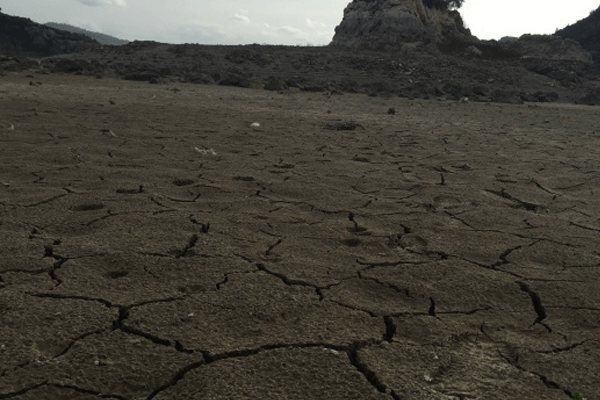 Barajlar çöle döndü