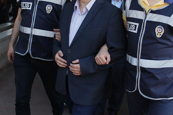 Bozcaada Kaymakamı FETÖ'den gözaltında