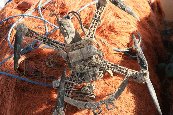 Balıkçı ağına drone takıldı