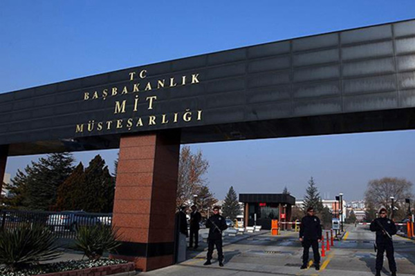 Darbe girişimi gecesi Emniyet ve MİT'e tehdit