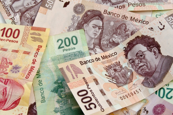 Meksika pesosu 'duvar'a çarptı