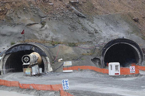 Ovit Tüneli'nde sona doğru