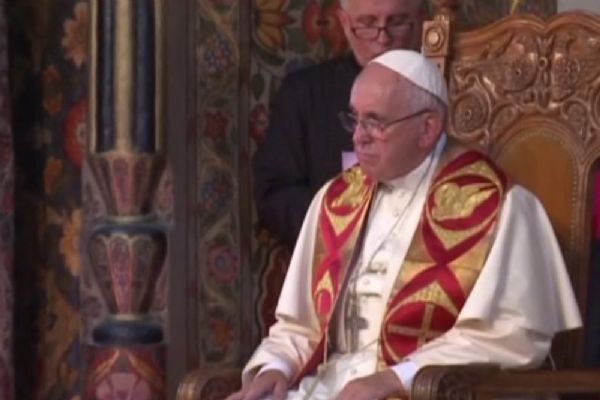 Vatikan, Trump için Allah'a dua ediyor